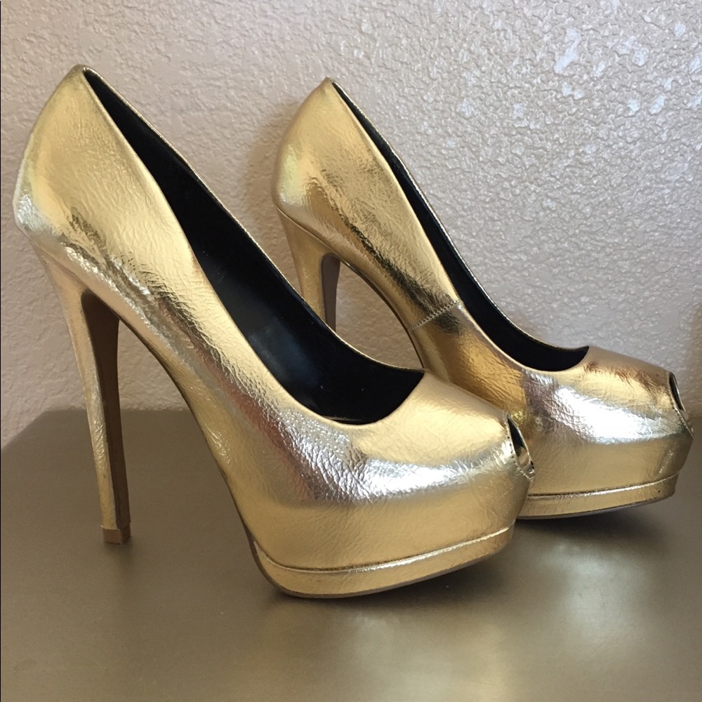 ⭐️Qupid gold heels⭐️